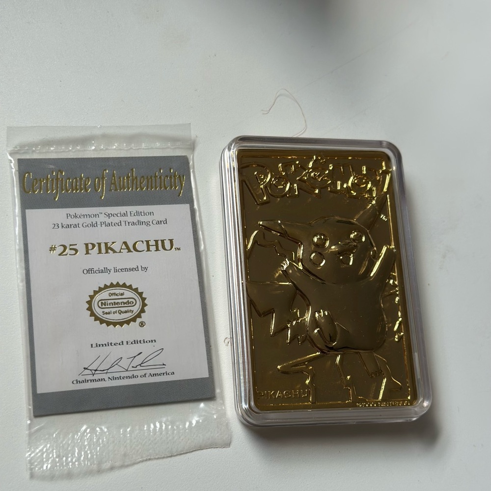 POKÉMON Limited Edition 23K Gold-Plated Trading Card